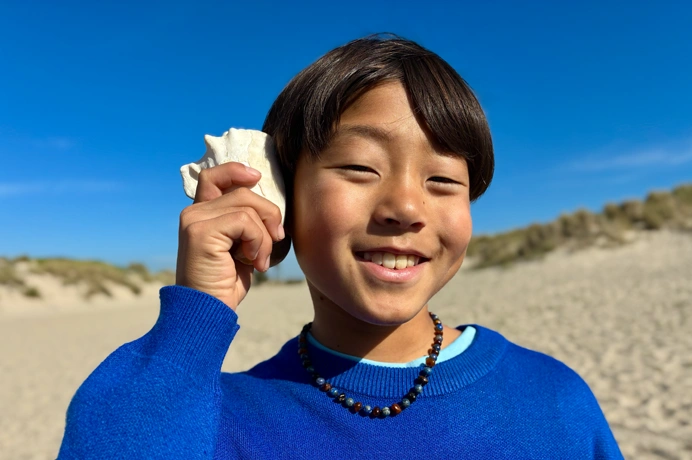 Photo prise avec la caméra Fusion 48 MP, fonctionnalité portraits nouvelle génération en cours d’utilisation, mise au point sur le visage d’une personne